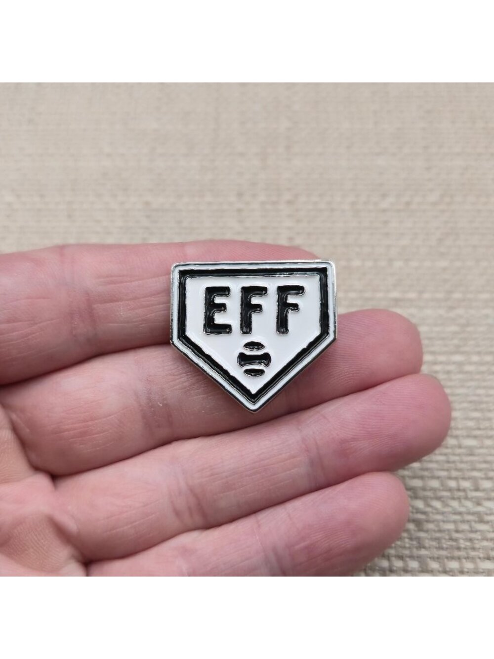 EFF Electronic Frontier Foundation Enamel Pin - Digital Rights Lapel Badge A8947